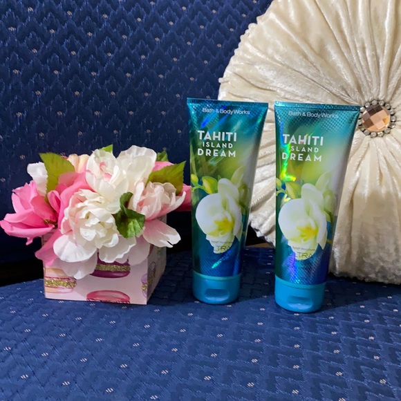 Bath & Body Works Other - BATH & BODY WORKS SET. . . TAHITI ISLAND DREAM